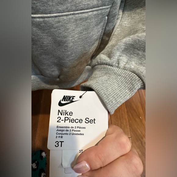 NWT❗️Toddler Nike sweatsuit - Picture 2 of 4